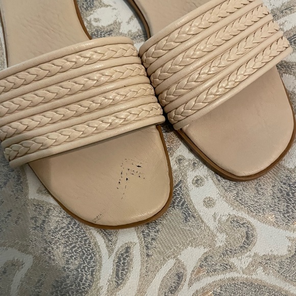 🍒4/$15 Ivory Slip On Sandals Sz 7 - Picture 6 of 7